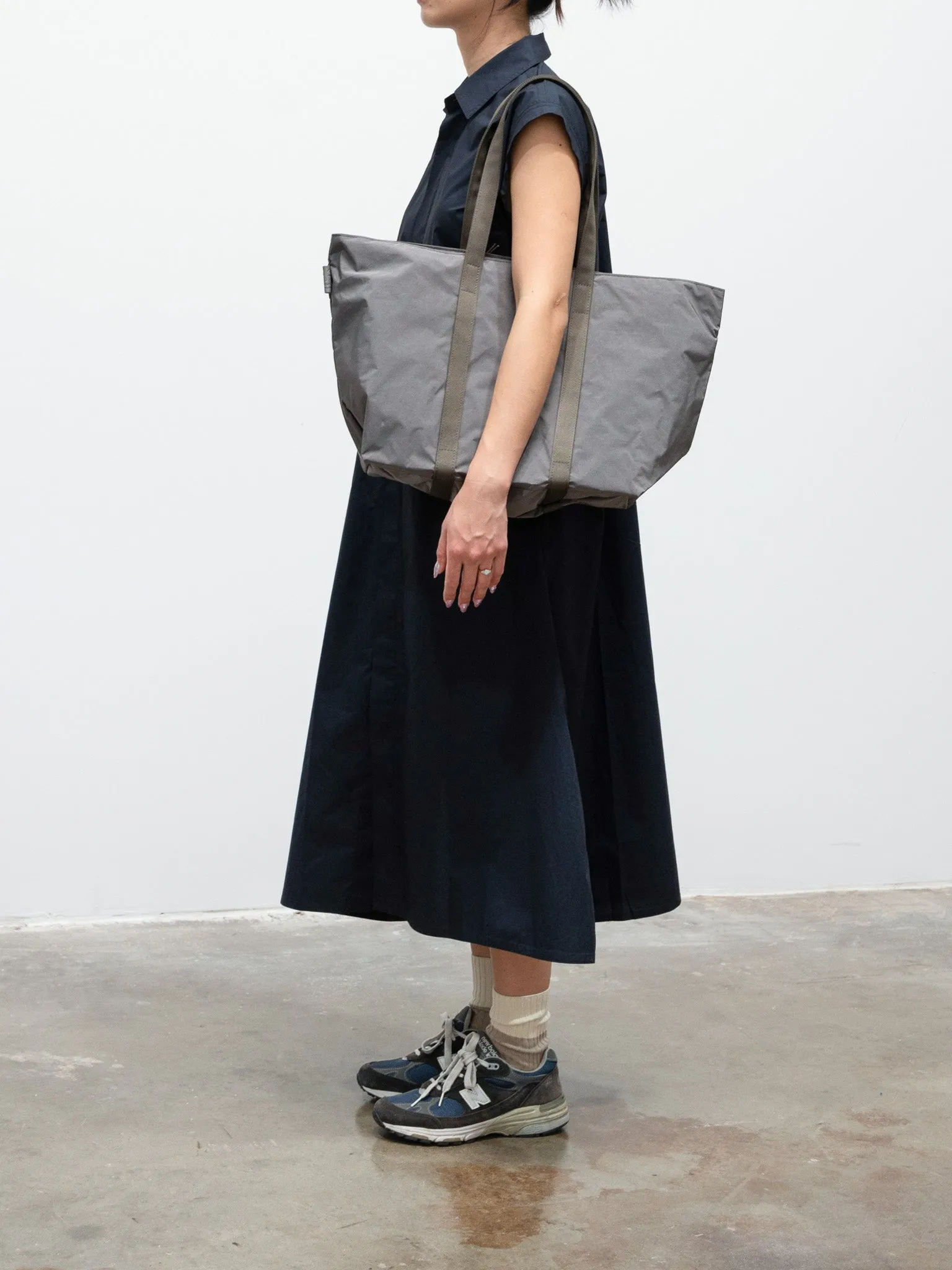 Medium Split Yarn Tote - Gray